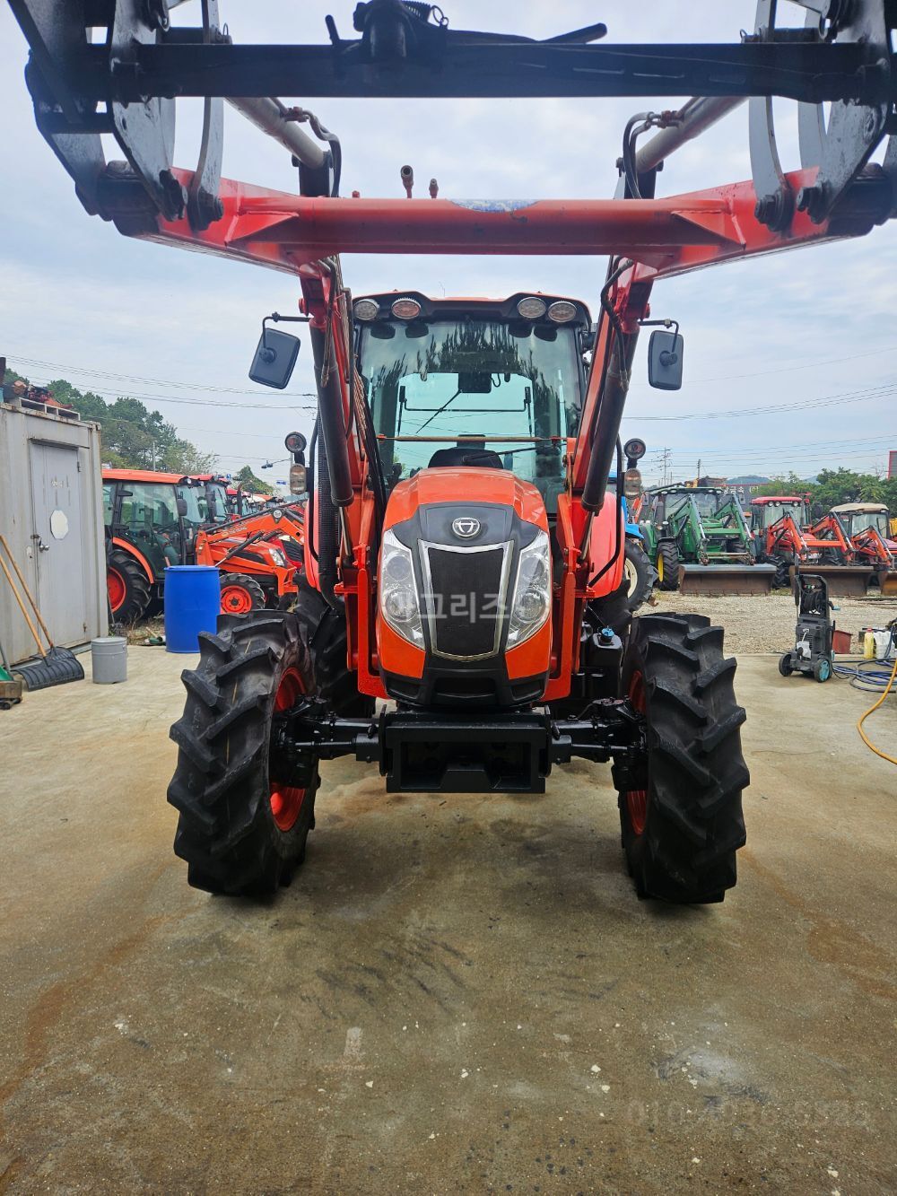 Daedong Tractor PX950PSC (93hp) 뒤우측면