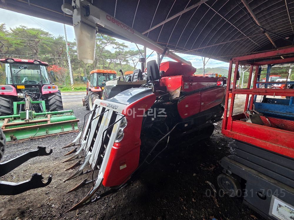 Daedong Combine Harvester DXM120 (6Rows) 뒤우측면