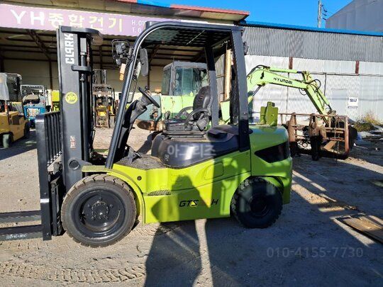  Forklift HTS30H (3.0톤) 앞좌측면