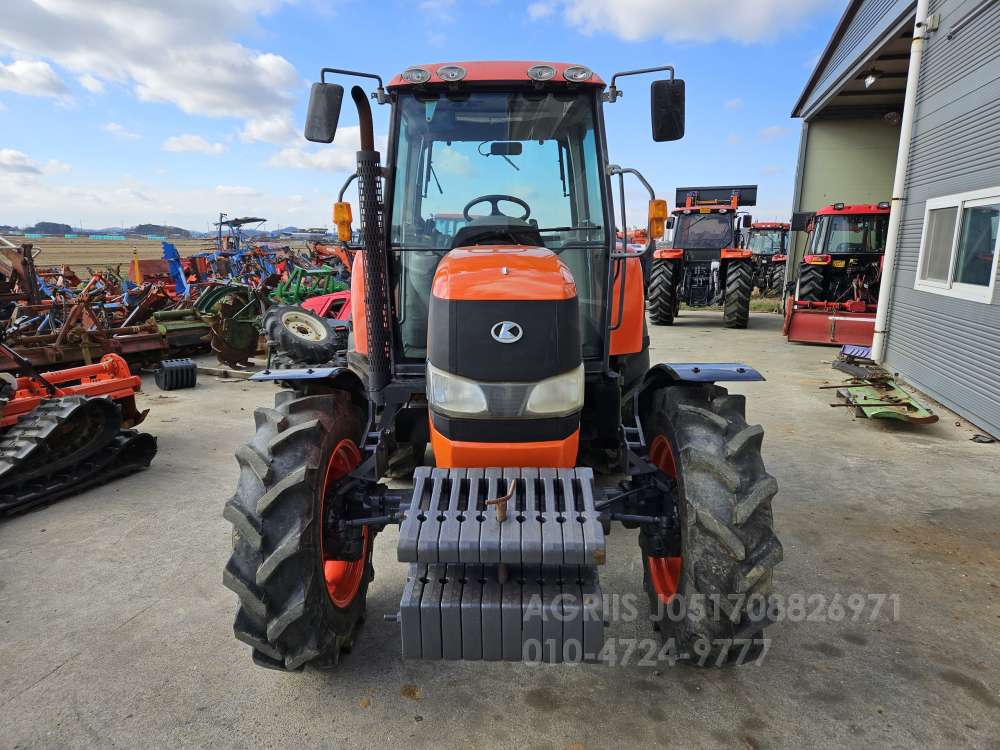 Kubota Tractor MZ853 (85hp) 앞좌측면