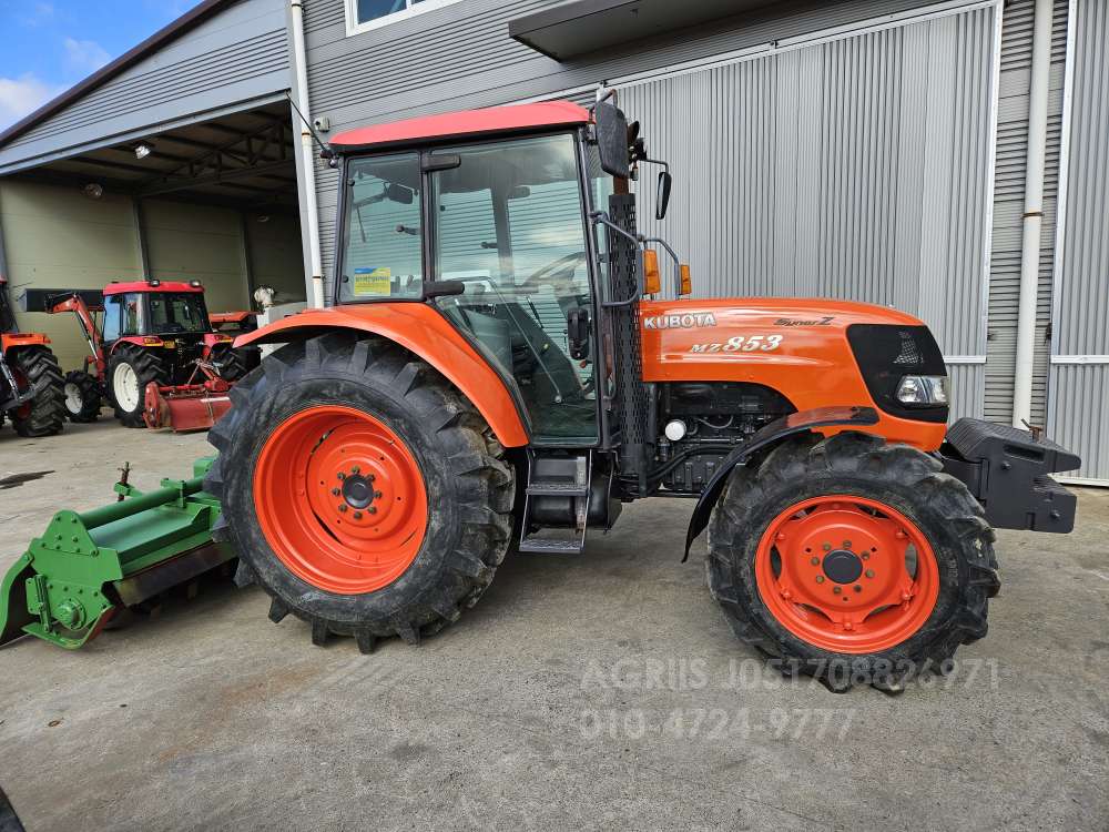 Kubota Tractor MZ853 (85hp) 뒤우측면