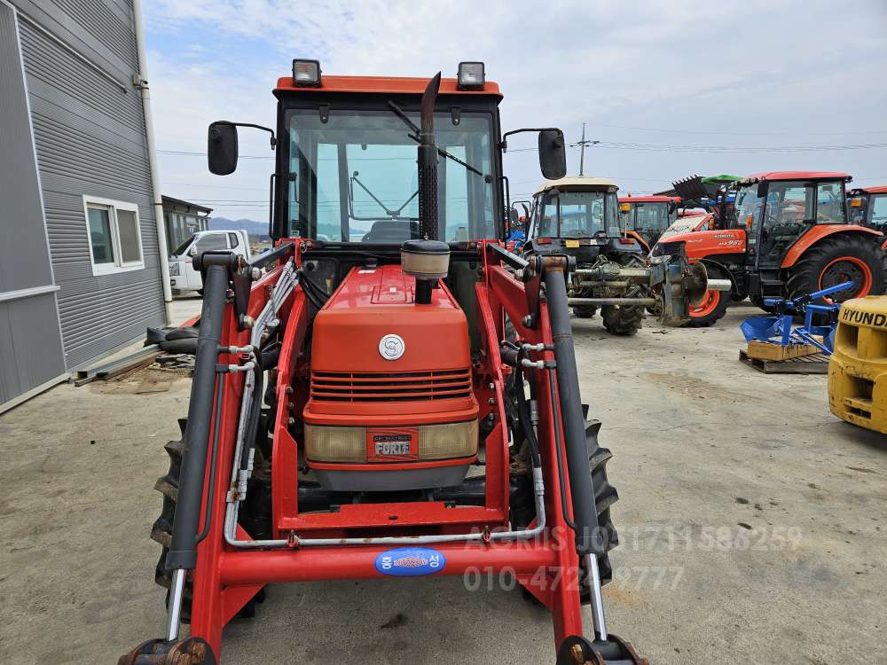 국제 트랙터 F505 (50마력) 앞좌측면