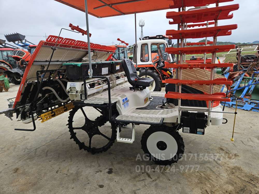 Daedong Rice transplanter DRP80 (8Rows) 뒤우측면