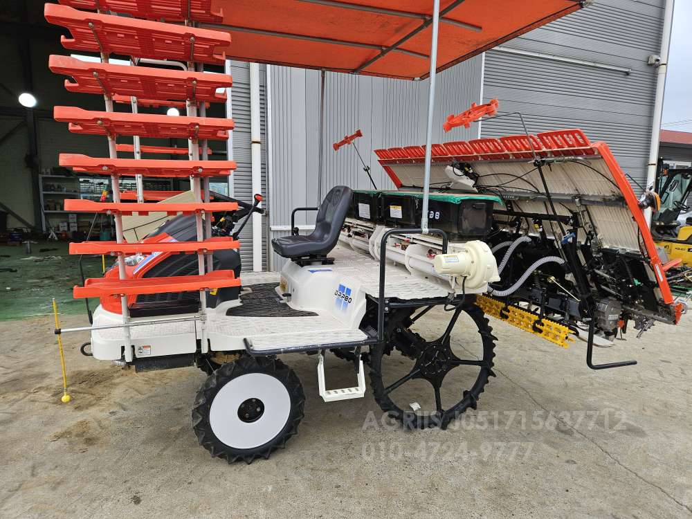 Daedong Rice transplanter DRP80 (8Rows) 측면