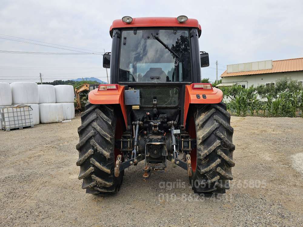 Daedong Tractor PX1000 (100hp) 측면