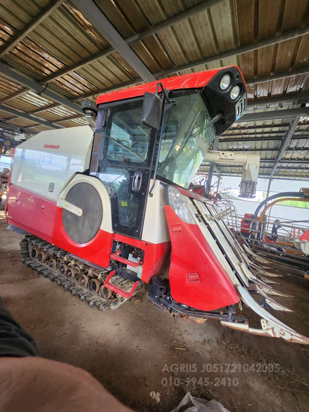 Yanmar Combine Harvester AW6114 (6Rows) 앞좌측면