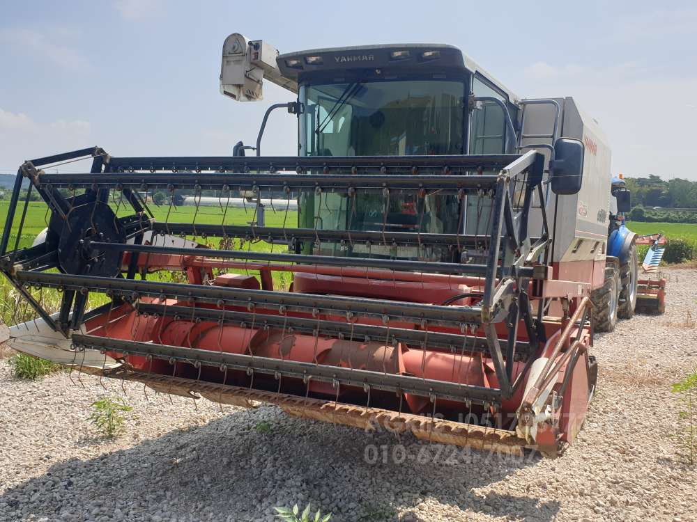 Yanmar Combine Harvester GC1000 (보통형) 운전석