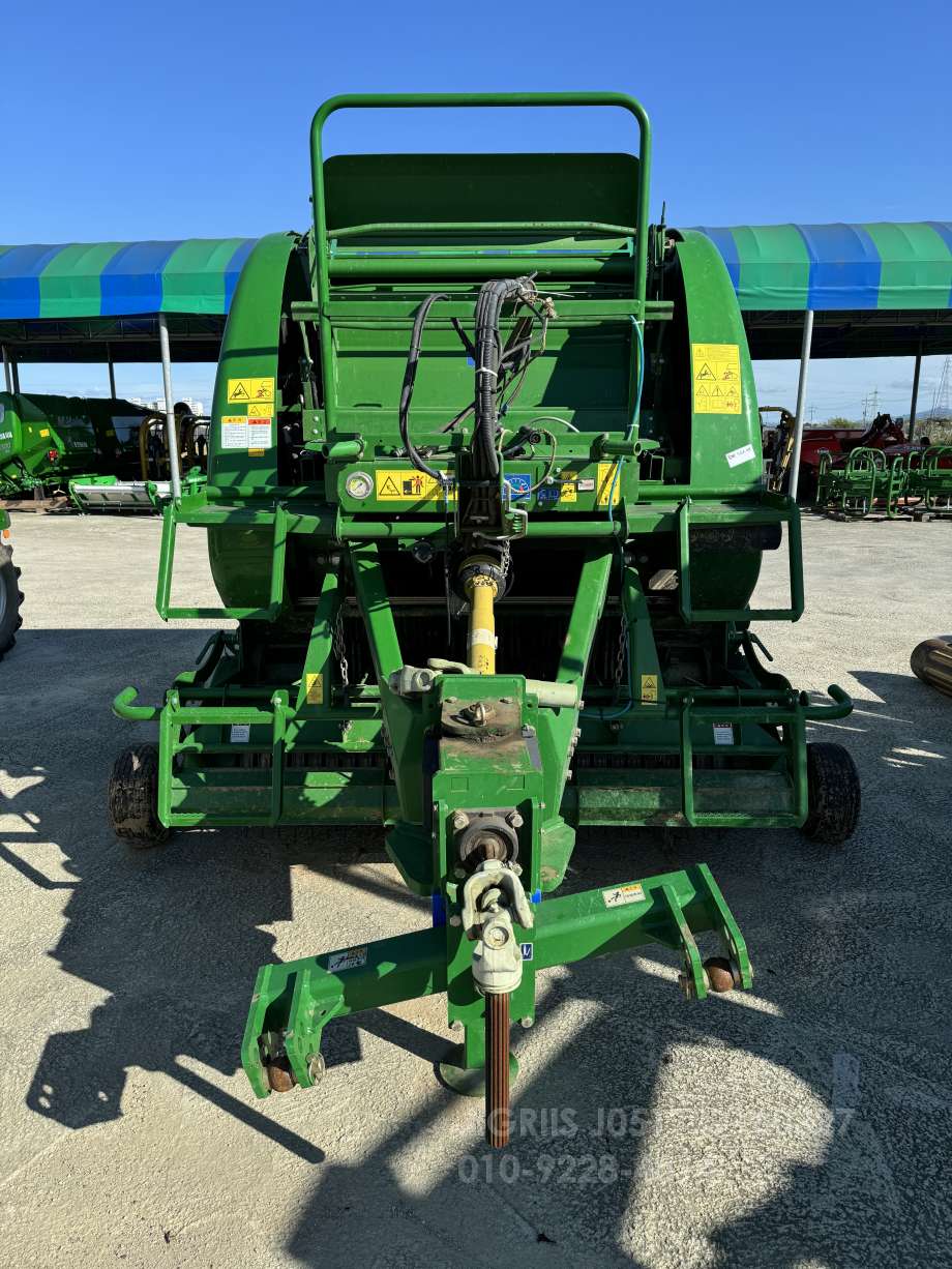  Round Baler F5600  앞좌측면