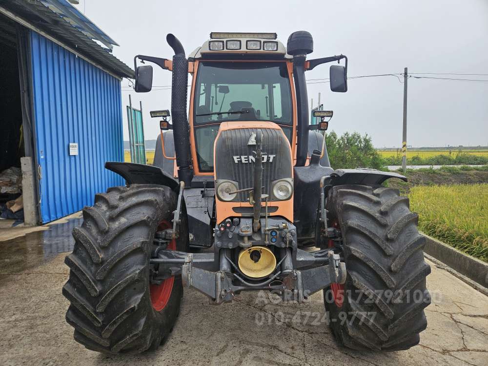 Fendt 트랙터 718 앞좌측면