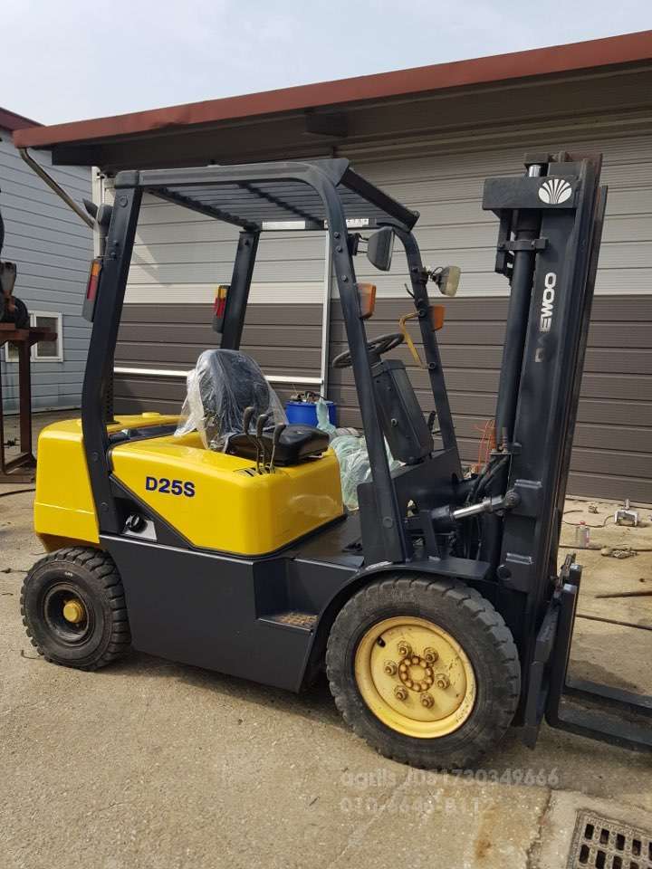 Doosan Forklift D25S  측면