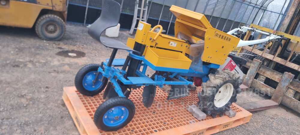 한국로템감자파종 감자파종기  - 뒤우측면