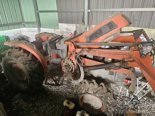Kubota Tractor L430 (42hp) 앞좌측면