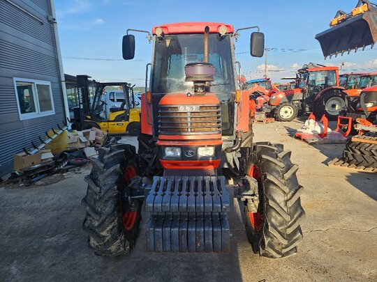 Kubota Tractor GM90 (90hp) 앞좌측면