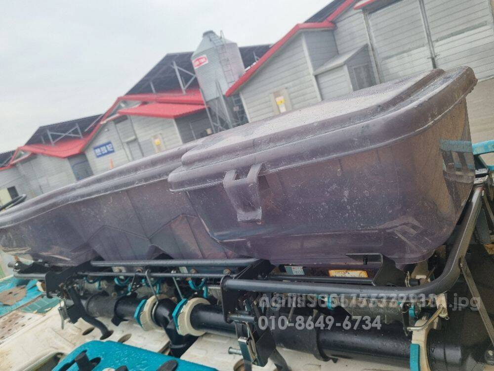 구보다 이앙기 KEP67FRS (6조식) 뒤우측면