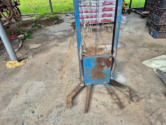  전기 리프트 전기 리프트  앞좌측면