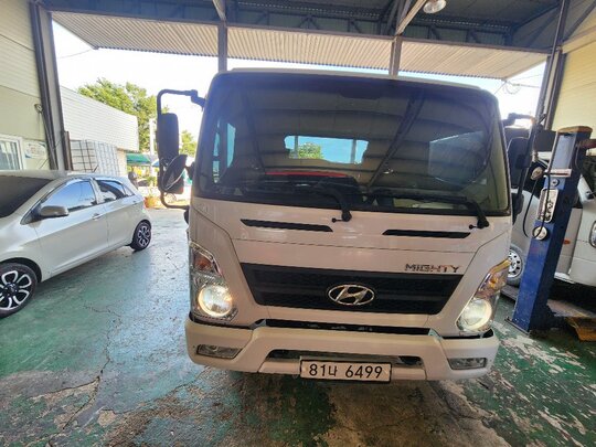  마이티 3.5톤 저상 자동사다리차  앞좌측면