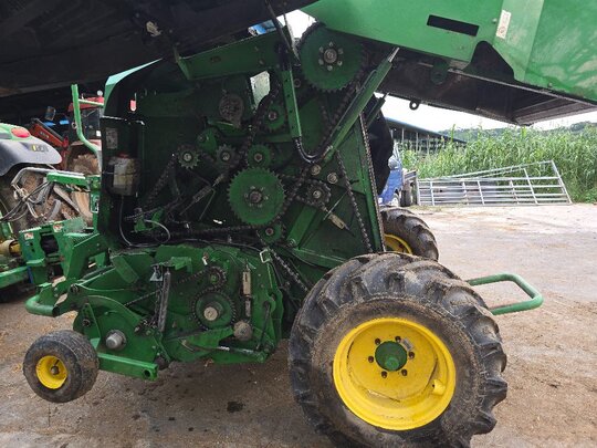  Round Baler F441R  앞좌측면