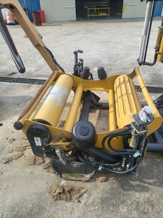 원인터네셔널 랩핑기 K200 앞좌측면