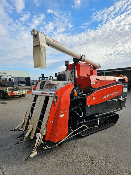 대동 콤바인 DSM72 (4조식) 앞좌측면