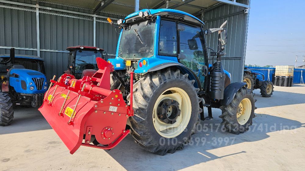 LS Tractor XP7102-EDPS-M (102hp) 뒤우측면