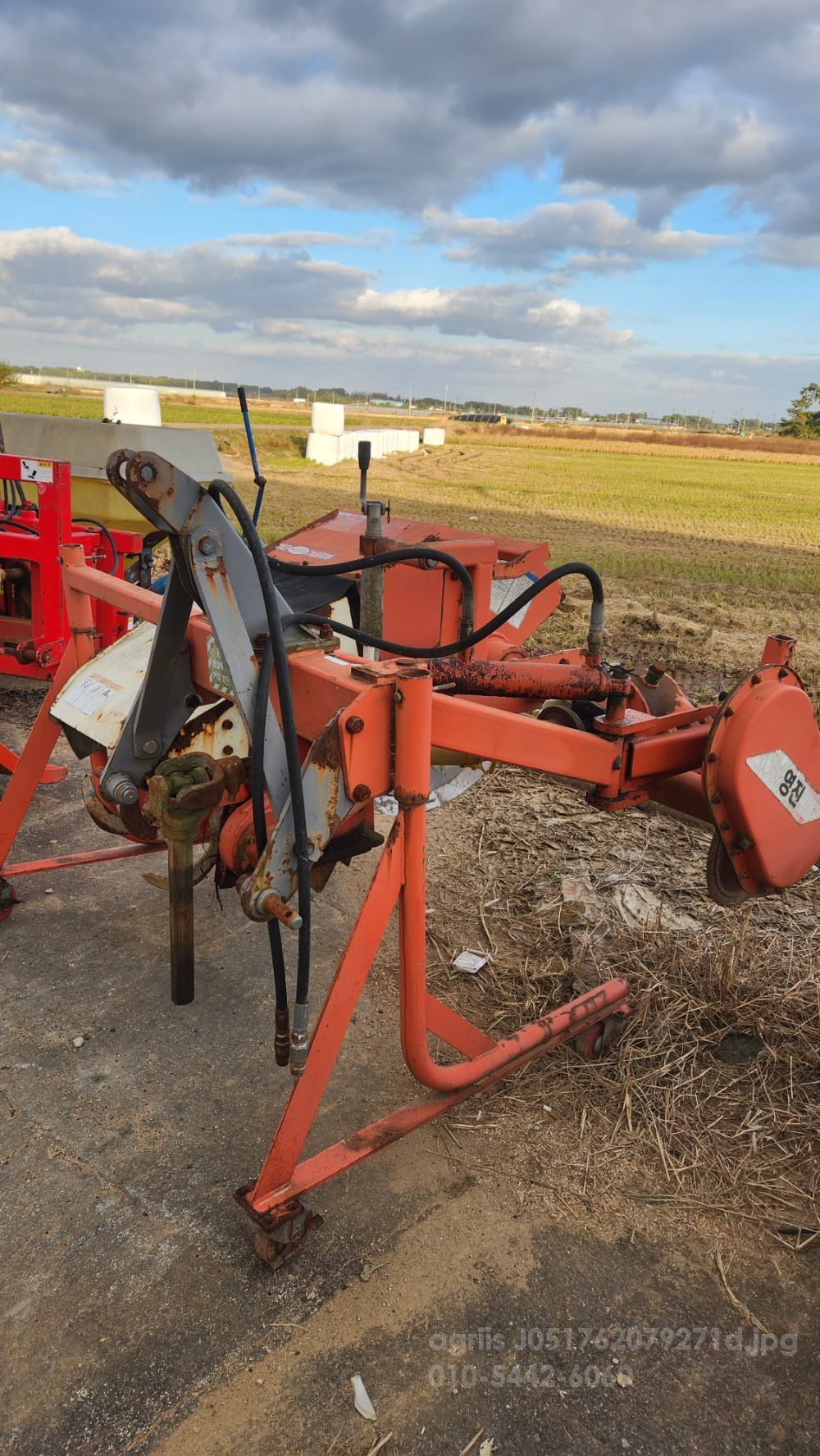 영진 논두렁 조성기 논두렁 조성기 뒤우측면