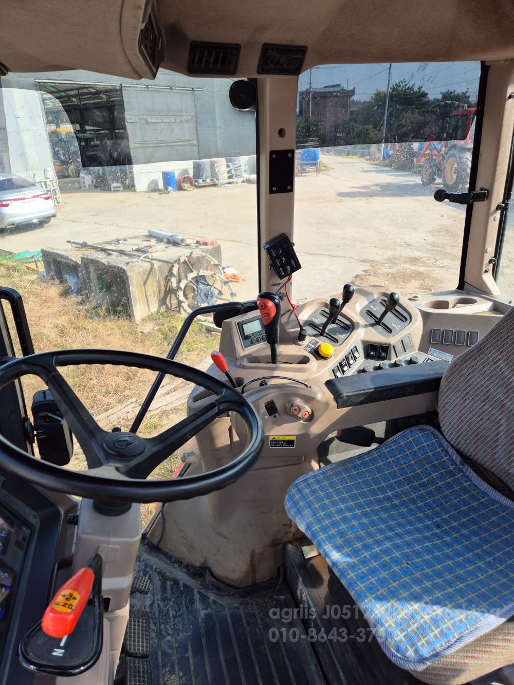 Kubota Tractor M105X (105hp) 뒤우측면