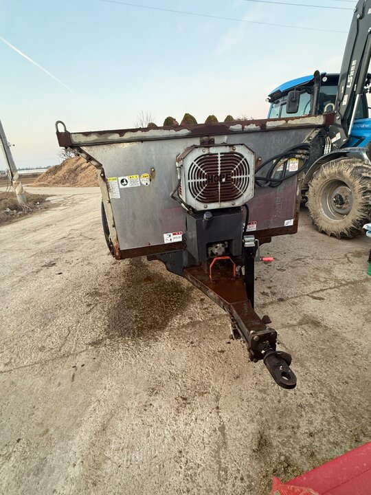 희망6톤 퇴비살포기 비료살포기 비료살포기 앞좌측면