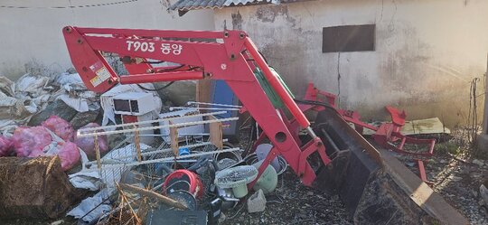 TYM 로더 T903 정품 앞좌측면