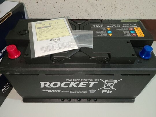  AGM 90R 자동차용 배터리  앞좌측면