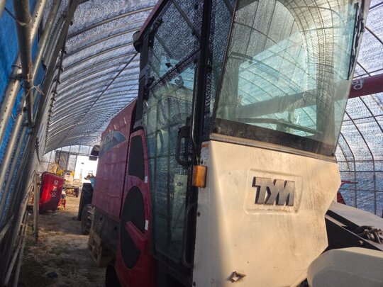 TYM Combine Harvester TH750 (보통형) 앞좌측면