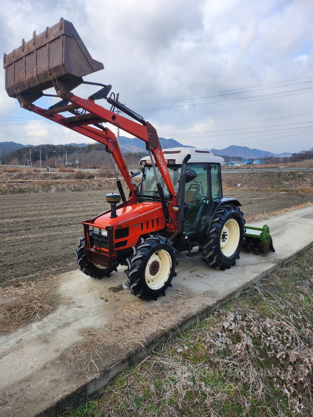 TYM 트랙터 T760 (76마력) 뒤우측면