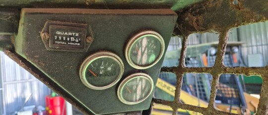 밥캡 스키드로더 753 앞좌측면