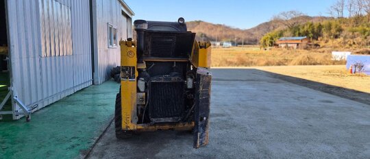 현대 스키드로더 HSL 650 -7 앞좌측면