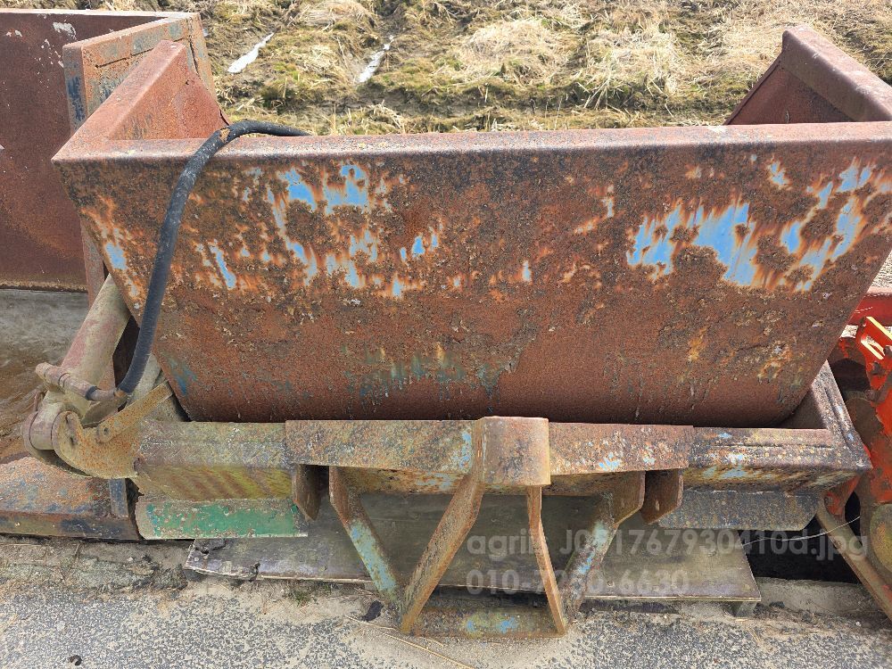 삼일 트레일러 후방버켓 뒤우측면