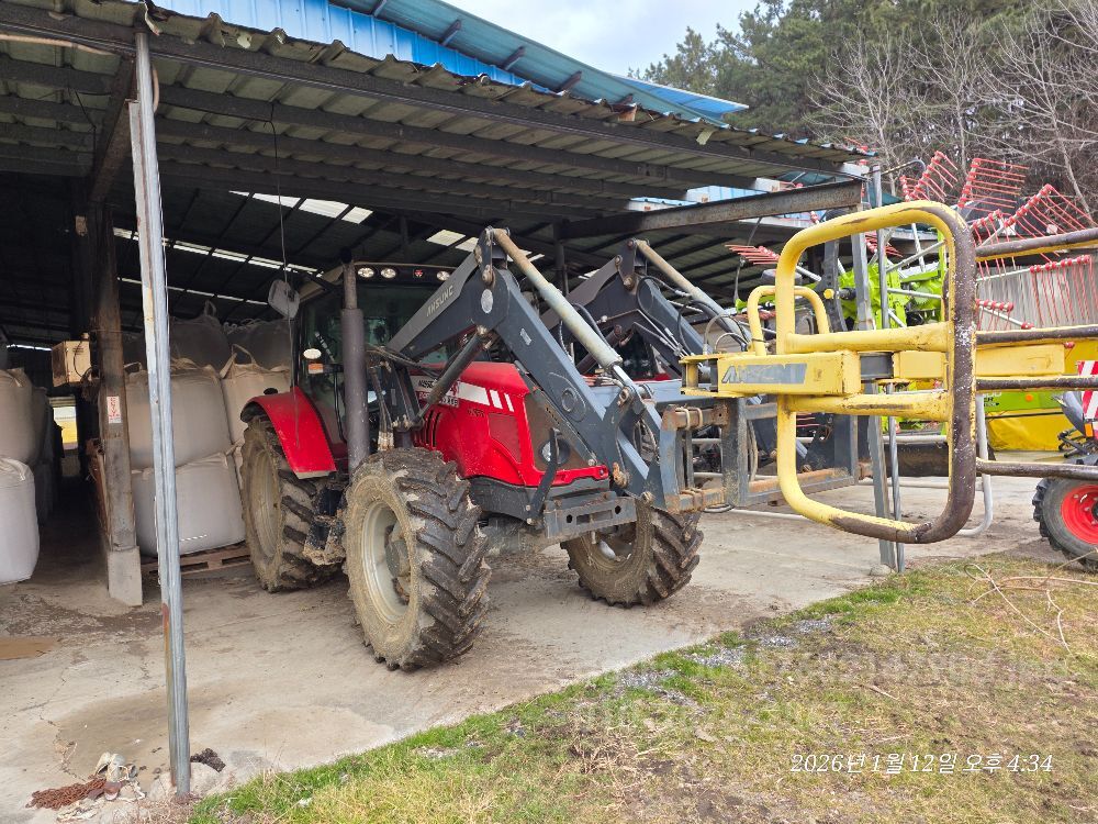  Tractor MF-6465 (130hp) 뒤우측면
