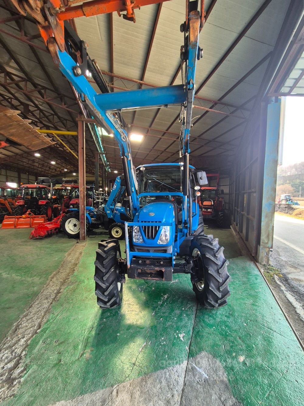 LS 트랙터 P7185 (88마력) 뒤우측면