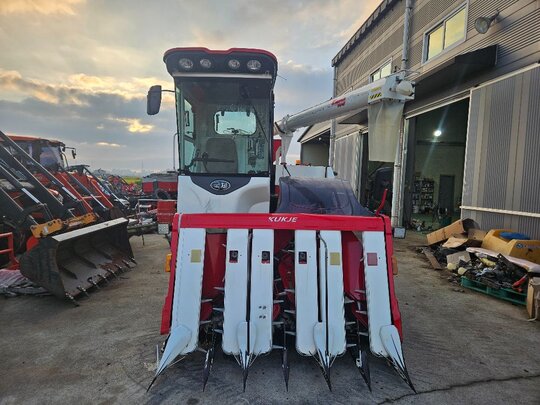 Kukje Combine Harvester KC100 (6Rows) 앞좌측면