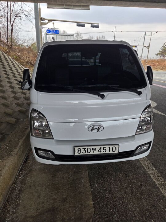 Hyundai 포터 슈퍼캡 오토  앞좌측면