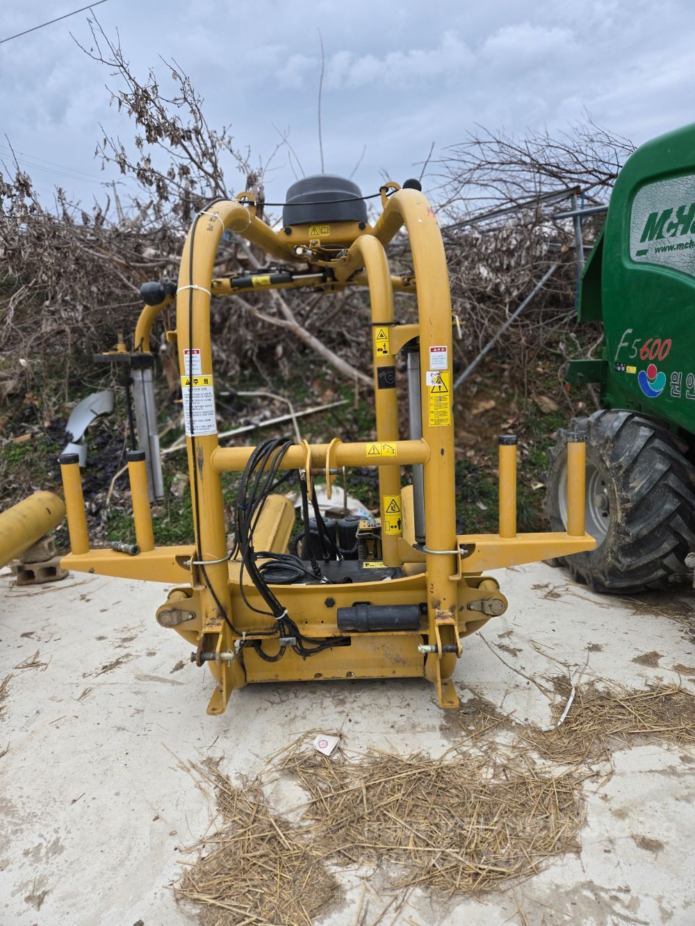 Round Baler F5600  뒤우측면