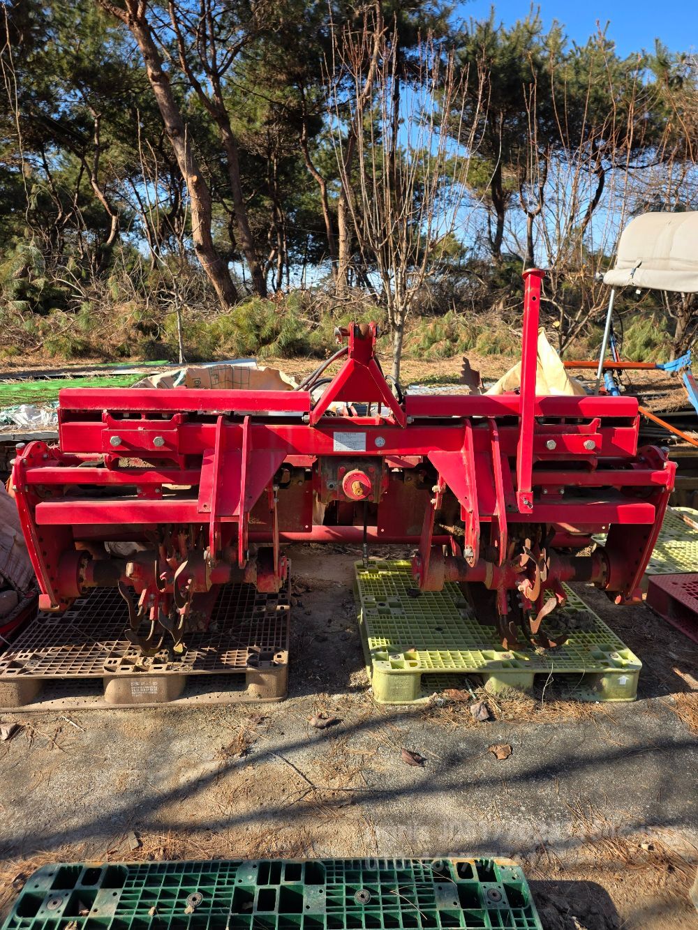 웅진기계 콩파종기 WJSD-B4 뒤우측면