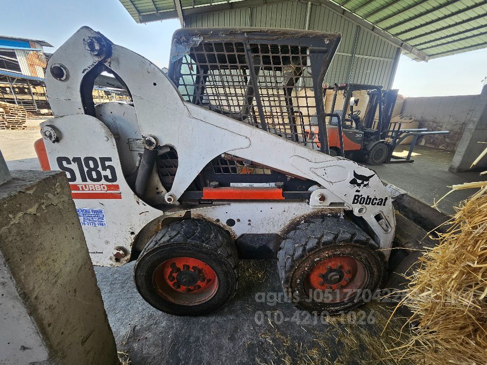  Skid steer loader S185  뒤우측면