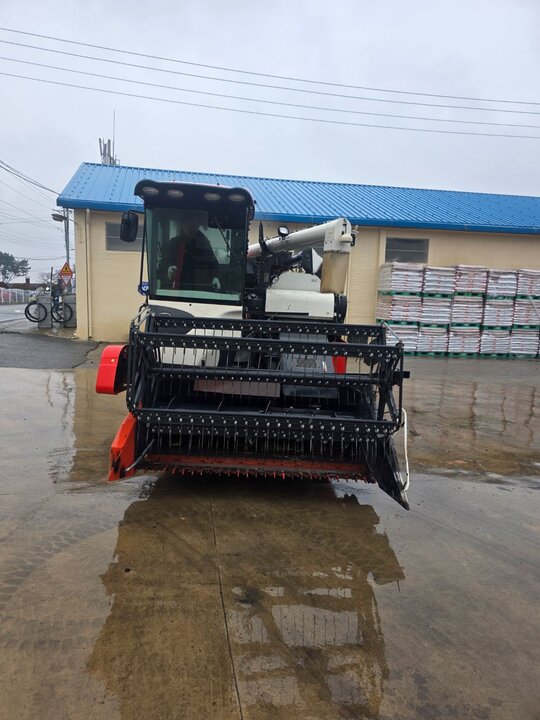 대동 콤바인 DSF85 (보통형) 앞좌측면