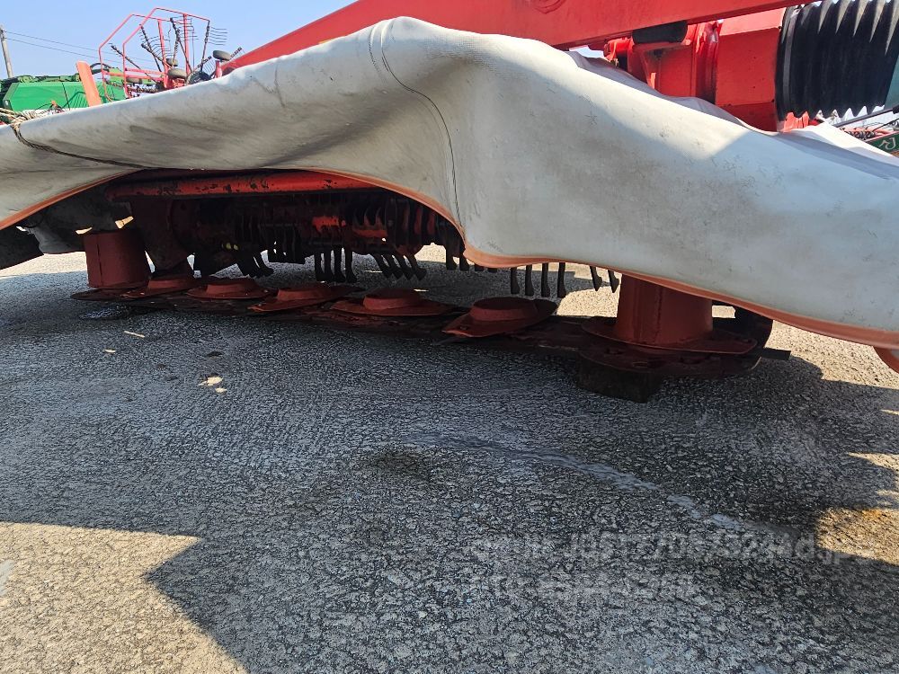 쿤 모아컨디셔너 283GII 뒤우측면