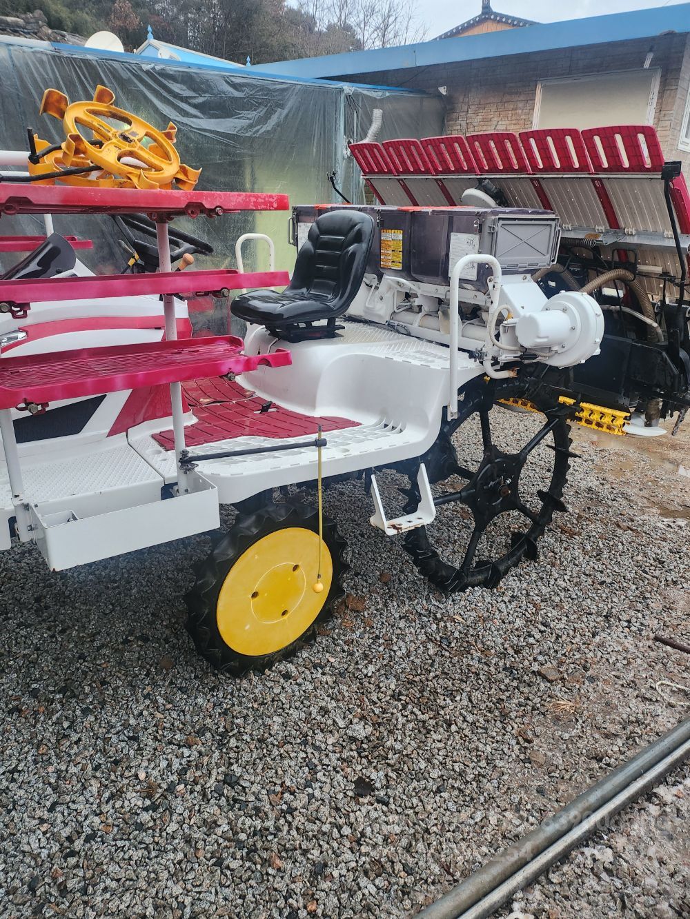 Yanmar Rice transplanter YR6D. (6Rows) 뒤우측면