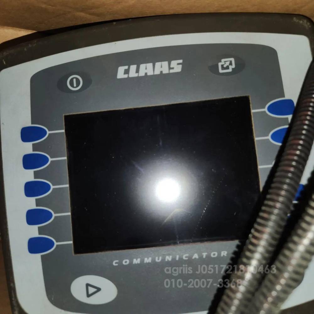 아세아 원형베일러 claas 3300 뒤우측면