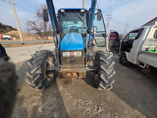 LS Tractor TL100 (95hp) 앞좌측면