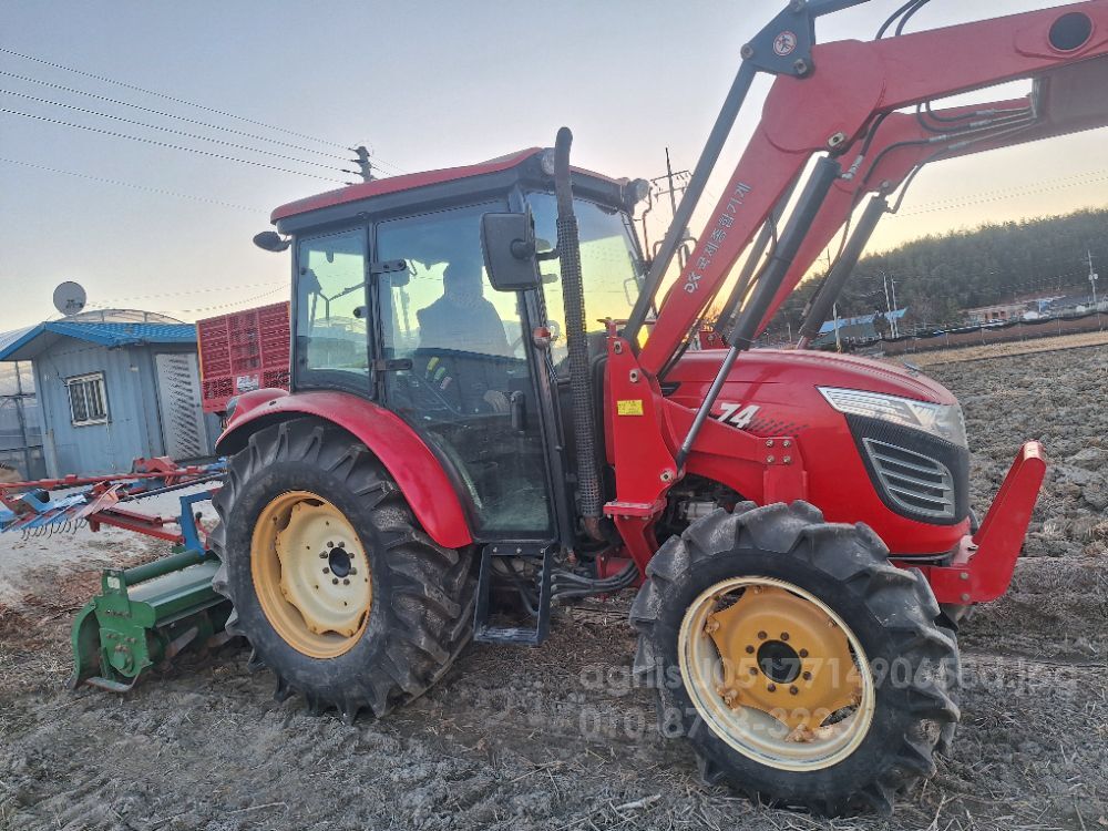 Kukje Tractor LUXEN74 (74hp) 뒤우측면
