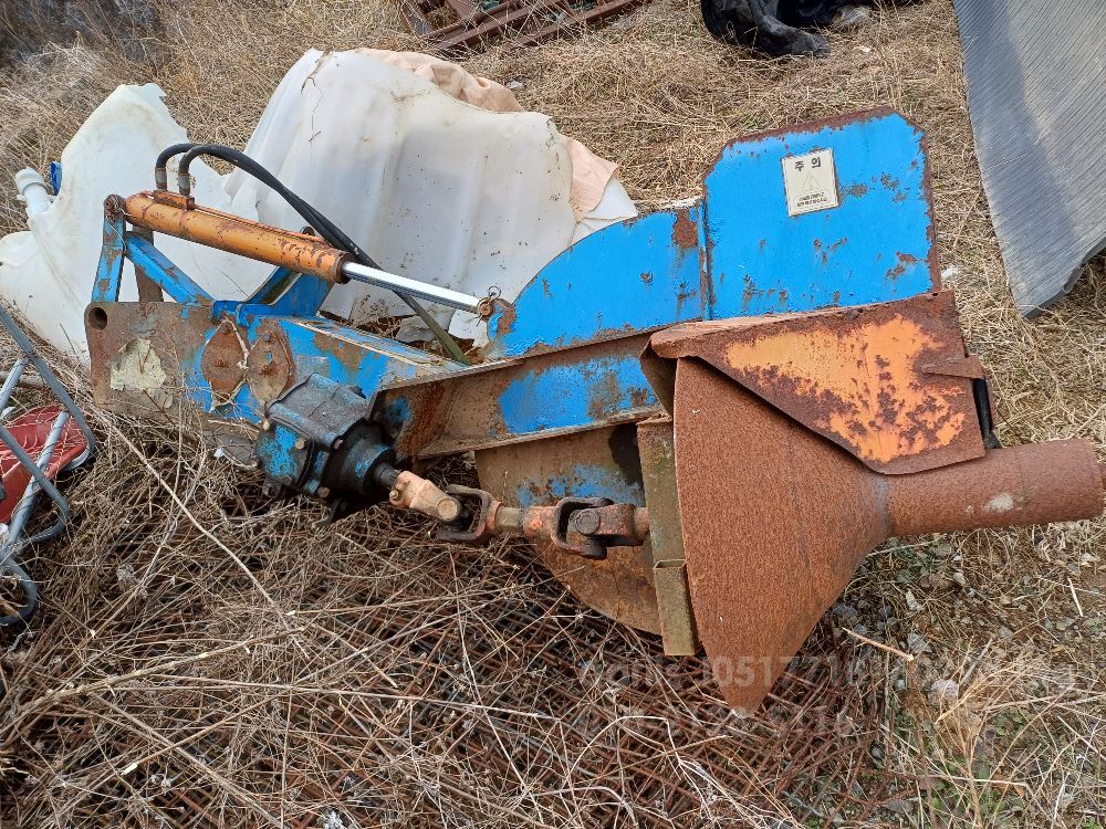 TYM 쟁기 원판 , 논두렁조성기 뒤우측면