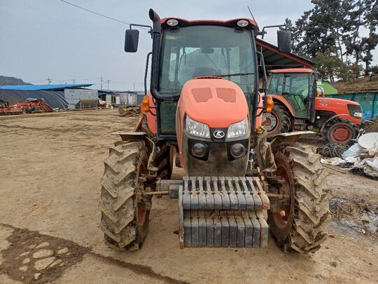 Kubota Tractor M5-101SE (115hp) 앞좌측면