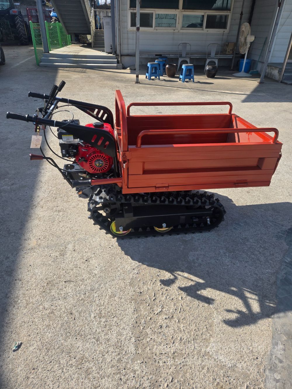  엔진식괘도운반차 괘도운반차  뒤우측면